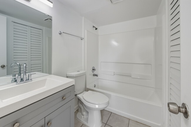 Foto del edificio - The Rise Lake front Rentals