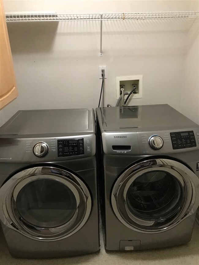 Foto del edificio - 141 Riverwalk Way