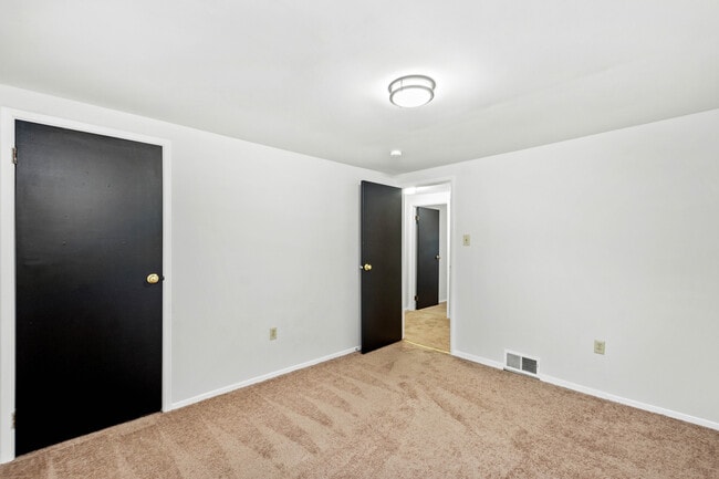 Building Photo - 170 Promenade St