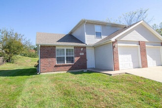 Building Photo - 1332 Godas Cir