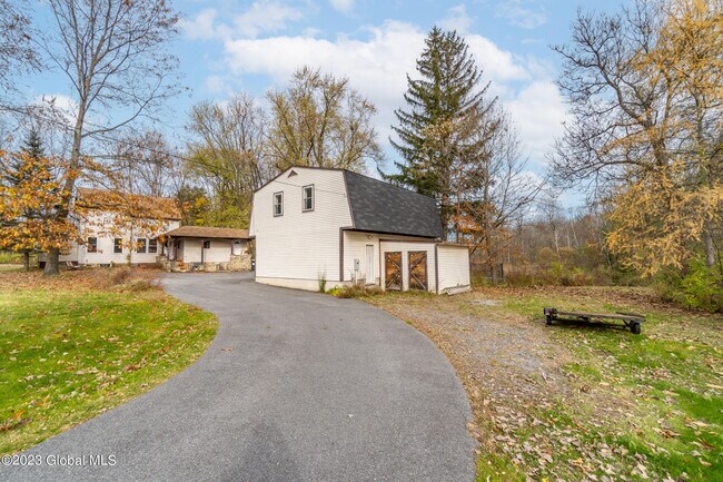 Building Photo - 926 NY-67