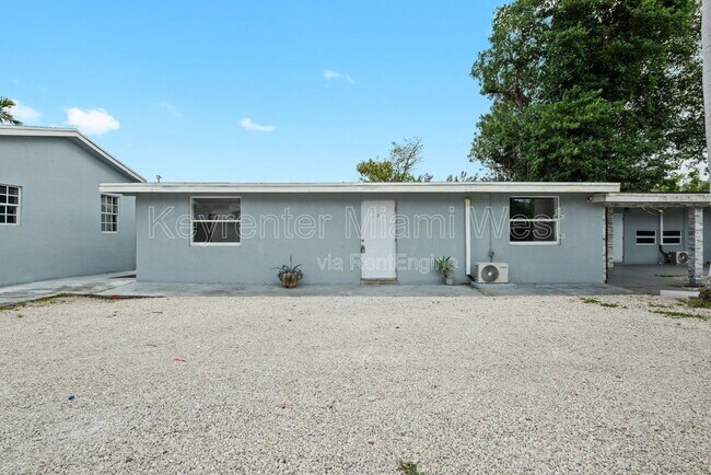 Foto del edificio - 10990 NW 18th Ave