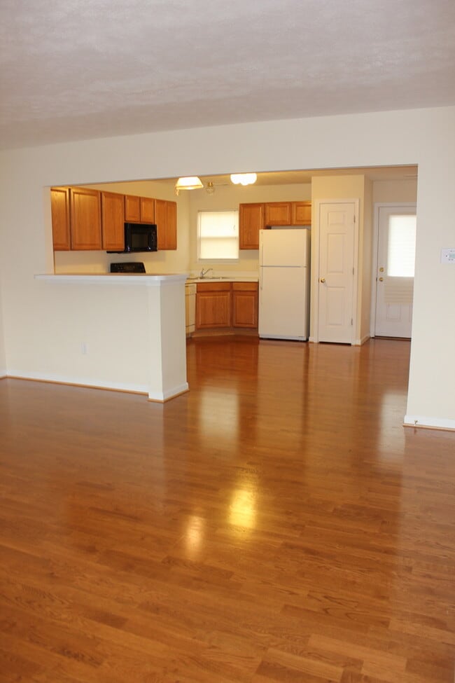 Photo - 3 Bedroom, 2.5 Bath Townhouse for Rent