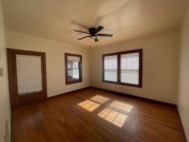 Foto del edificio - CHARMING 2 BEDROOM APT NEAR THE LOVELY MARYVILLE COLLEGE CAMPUS!!