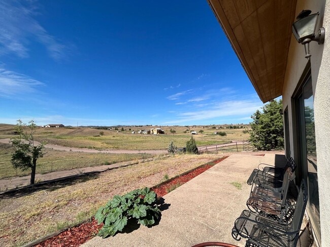 Building Photo - 3 bedroom home in wine country