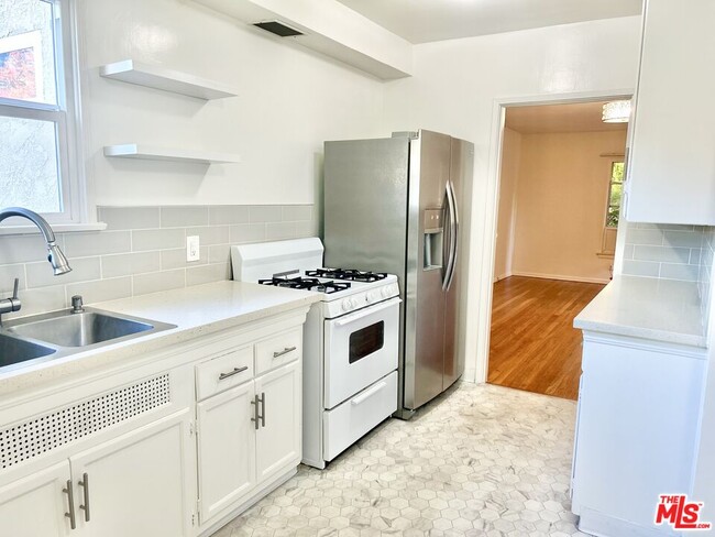 Building Photo - 2334 Keeler St