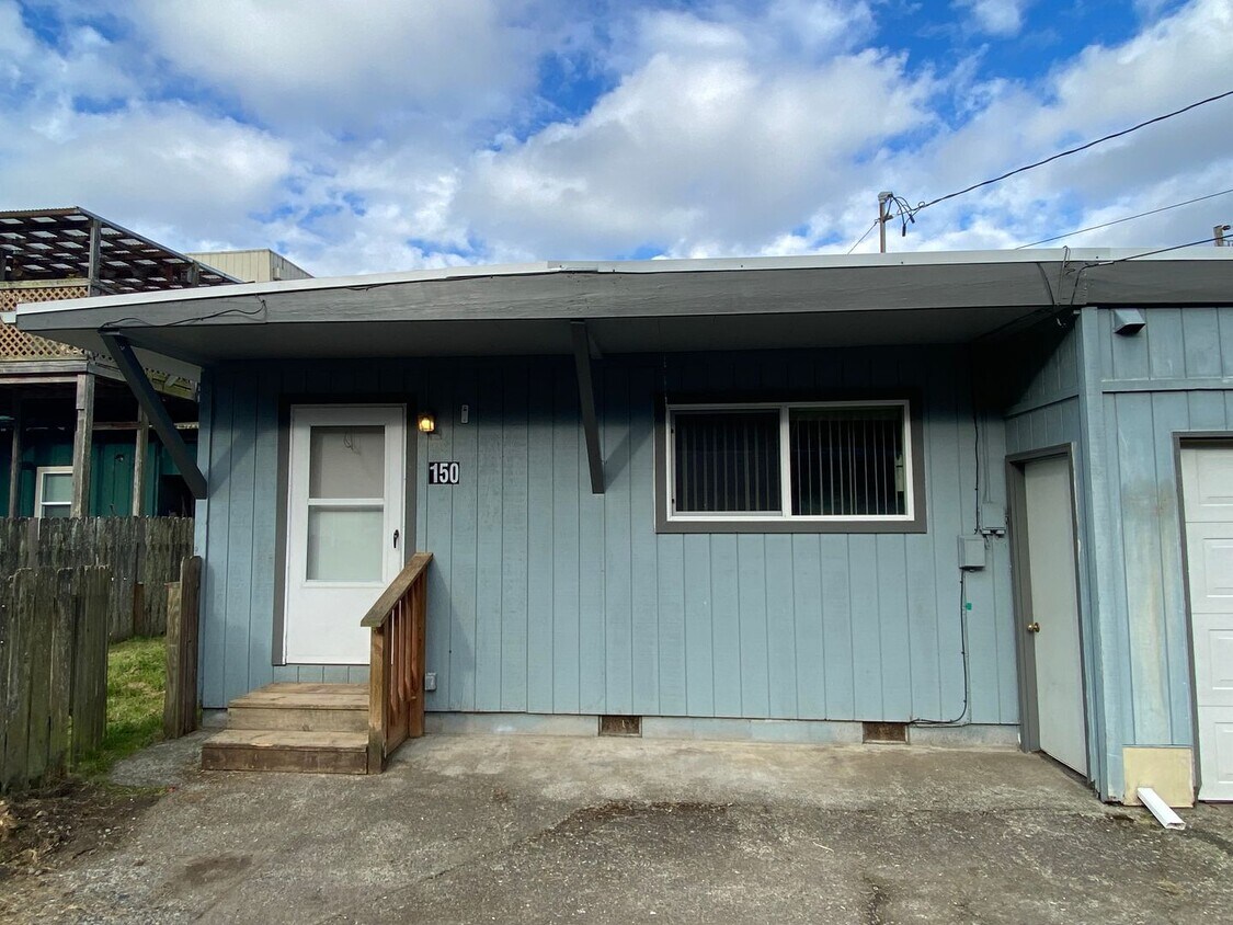 Foto principal - Bright 2 bedroom, 1 bath house in Gardiner...