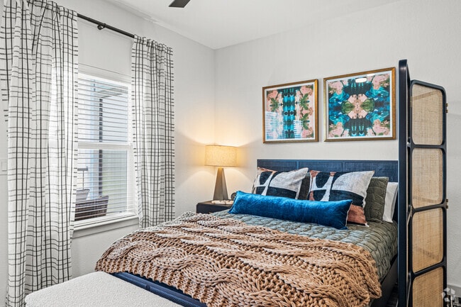 Studio - 462 SF - Bedroom - Strata