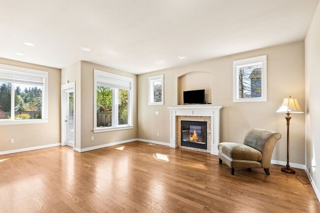 Building Photo - 5 Bedroom 3 Bath Home in Bothell Beaumont Sub Division $4300