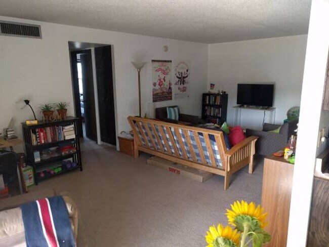 Foto del edificio - Spanish Towers 2 bed/1bath
