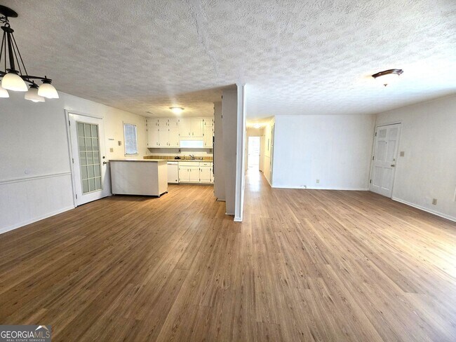 Foto del edificio - 2015 Gibralter Way