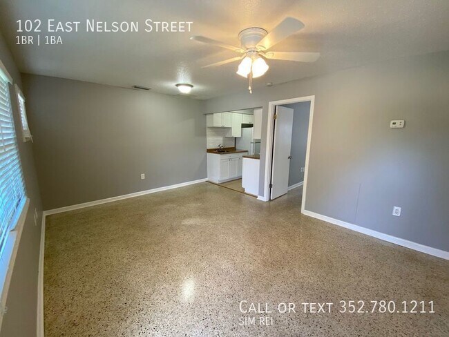 Building Photo - Tavares 1 Bed 1 Bath Apartment