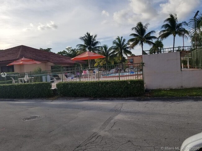 Building Photo - 7231 Miami Lakes Dr