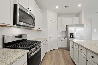 Building Photo - 708 Fallen Hemlock Ct