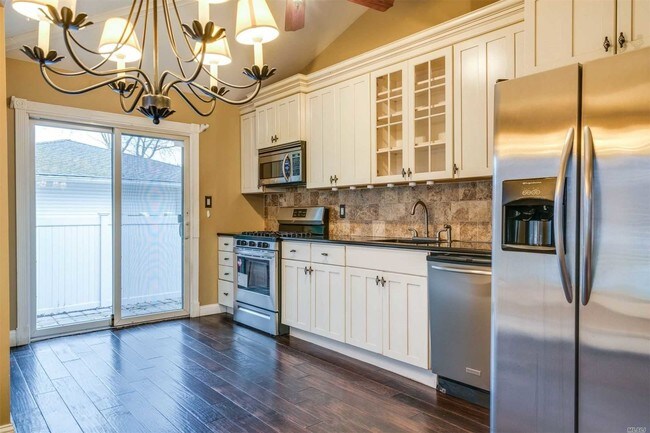 Foto del edificio - 25 Grace Park Dr