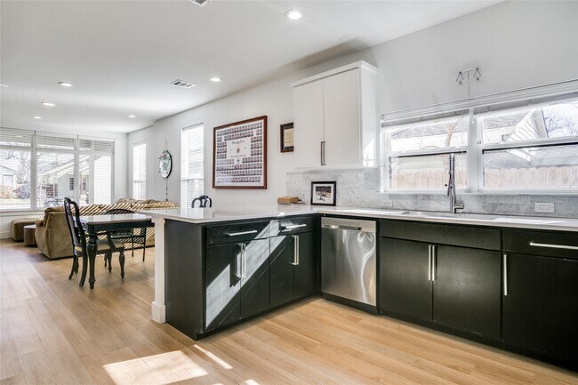 Foto del edificio - 2804 Townsend Dr
