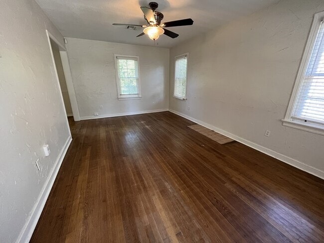 Building Photo - Cute Home in Heart of Edmond