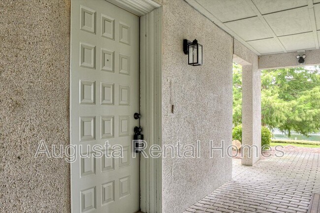 Foto del edificio - 106 Riverbend Dr