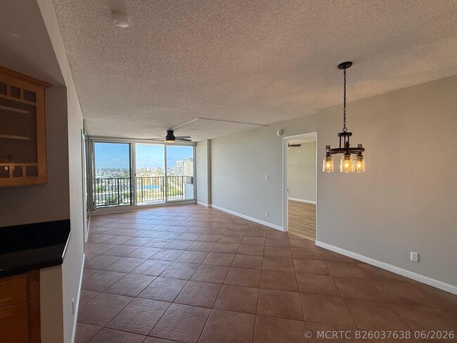 Building Photo - 531 N Ocean Blvd