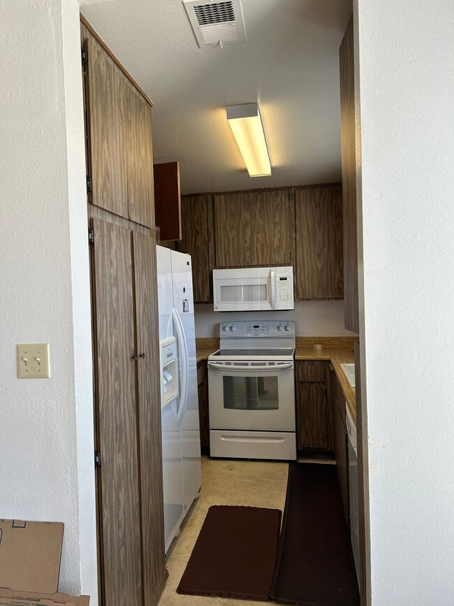 Building Photo - 2 Bed 2 bath in the heart of Rancho Bernar...