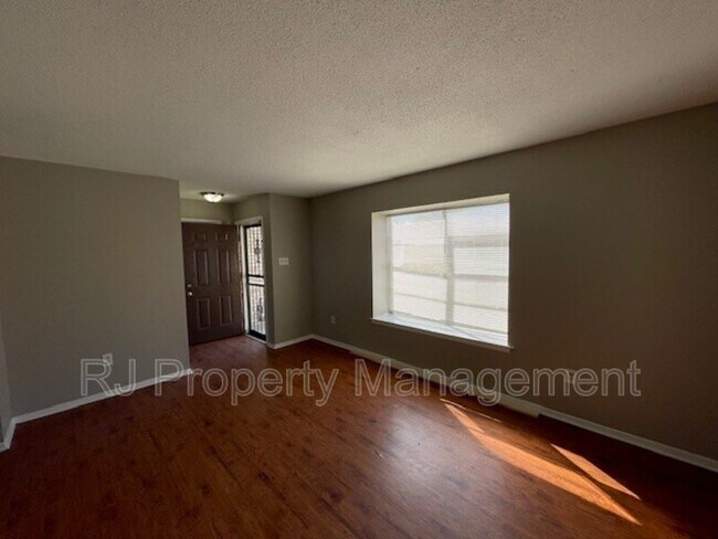 Photo - 5580 Apple Blossom Dr House