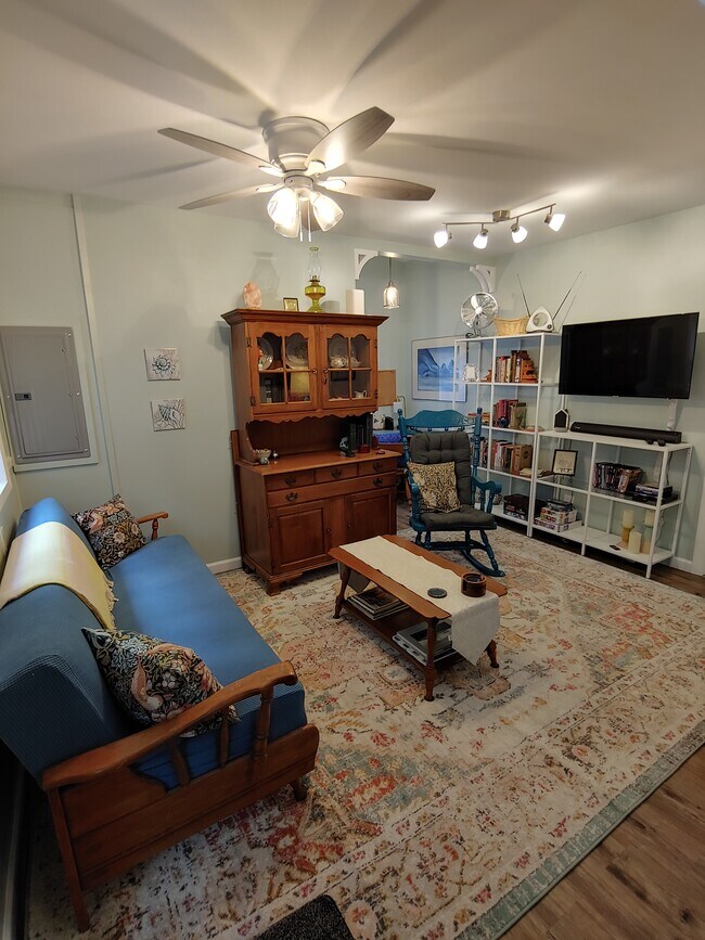 Foto del edificio - 9272 NE Shore Dr