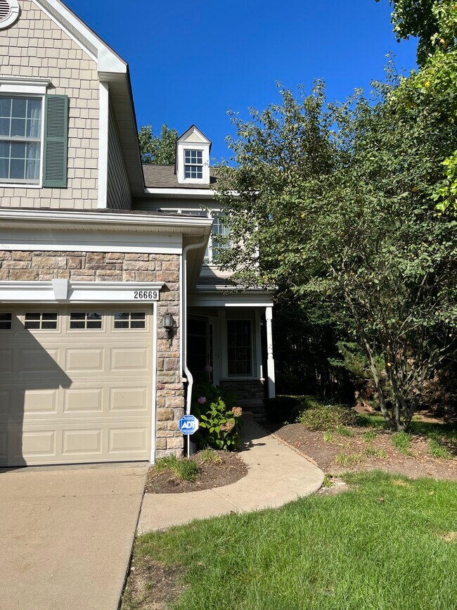 26669 Island Lake Dr Unit 26669, Novi, MI 48374 Condo for Rent in