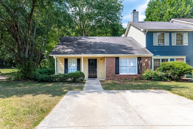 Photo - 1704 Hunting Creek Dr SE House