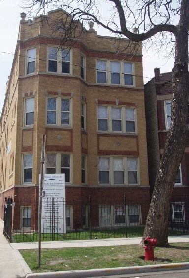 Building Photo - 4104 W Wabansia Ave