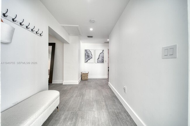 Building Photo - 4000 Kumquat Ave