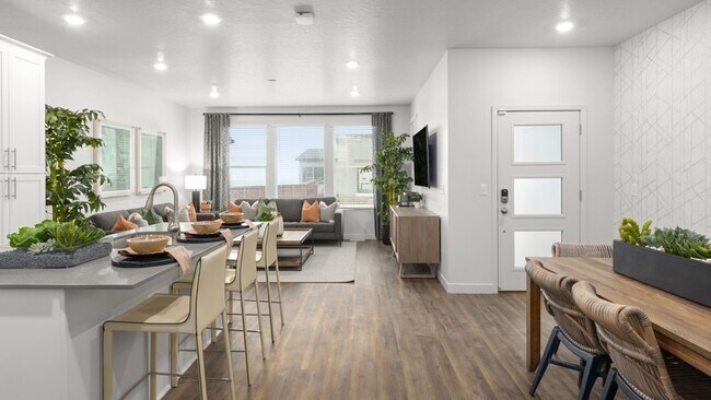 Foto del edificio - 102 E Grant Ln