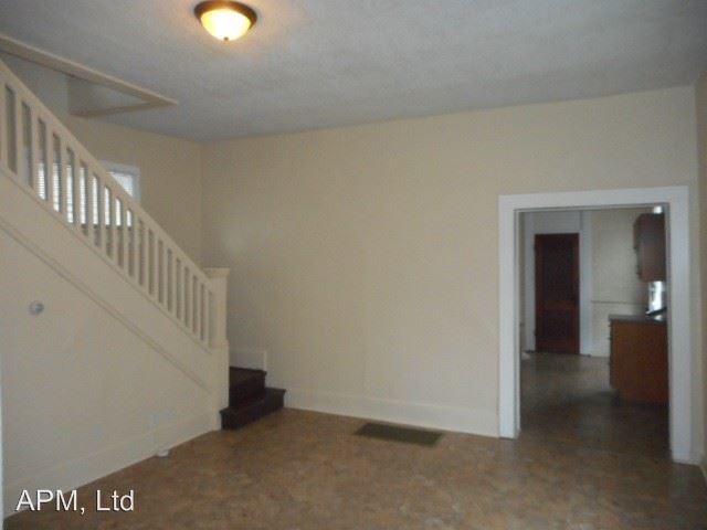 Building Photo - 3 br, 1.5 bath House - 426 Fourth