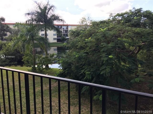 Foto del edificio - 706 NW 87th Ave