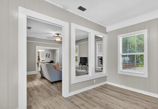 Building Photo - 5518 Alta St