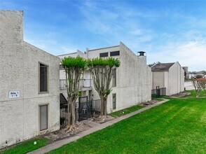 Building Photo - 10075 Westpark Dr