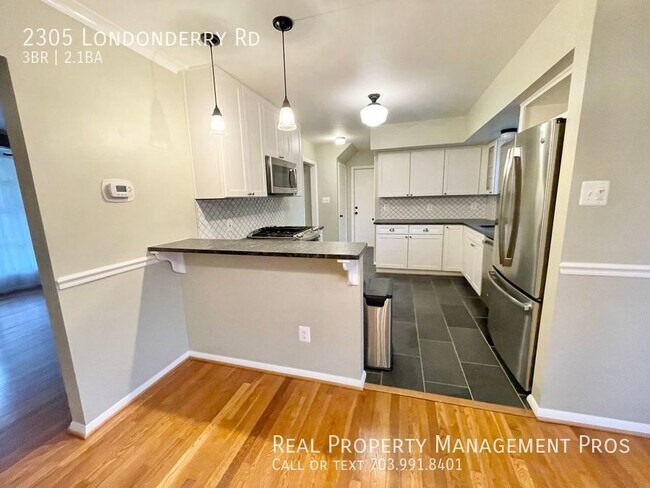 Building Photo - Rarely available SFH in Stratford Landing!...