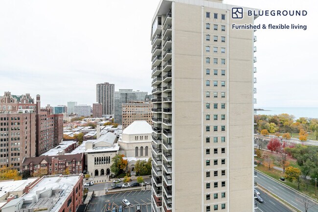 Foto del edificio - 3450 N Lake Shore Dr