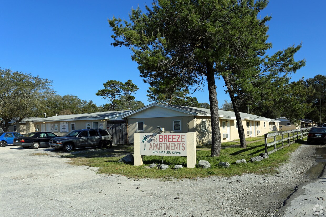 Foto principal - The Breeze Apartments