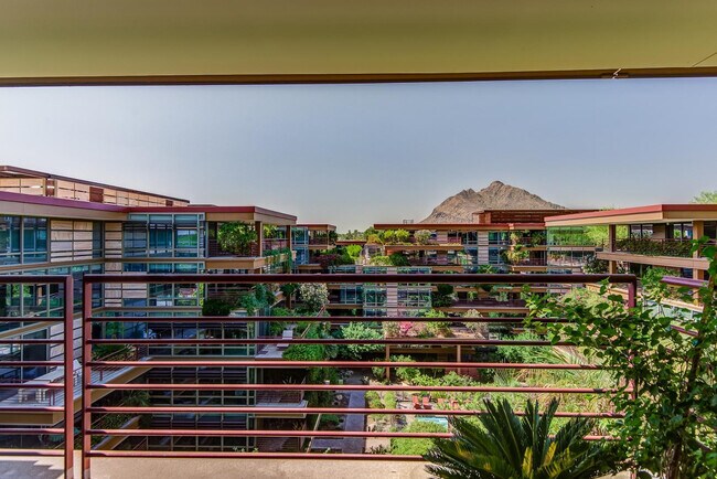 Foto del edificio - 7137 E Rancho Vista Dr