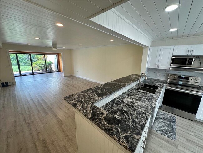 Foto del edificio - 620 Spring Lakes Blvd