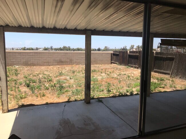 Foto del edificio - 15591 Nadia St