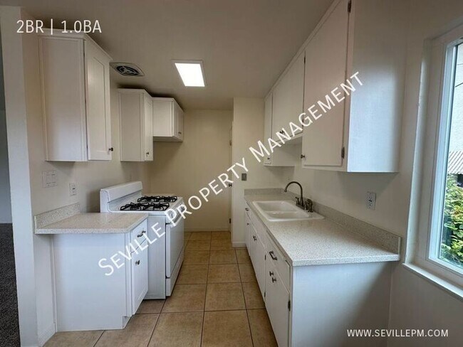 Building Photo - 2950 Stanton St