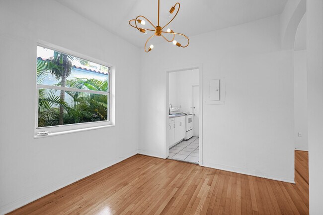 DORMITORIO - 1536 Michigan Ave