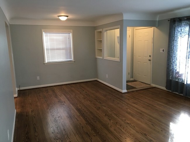 Foto del edificio - Totally Remodeled Home Available for Rent
