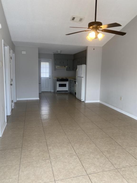 Foto del edificio - 140 Lanier Dr