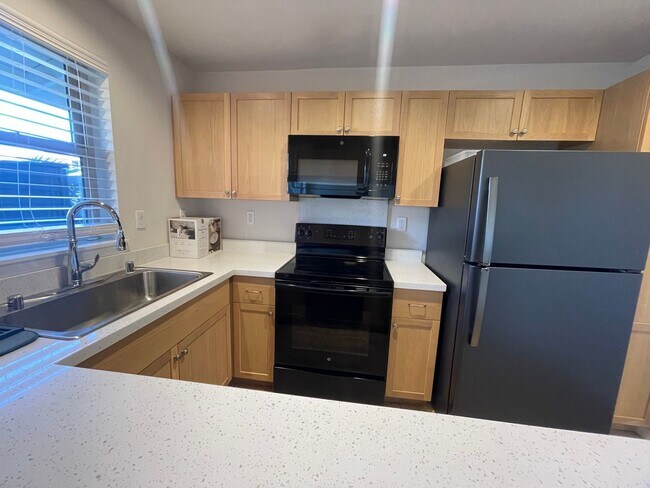 Foto del edificio - Pet Friendly Kahoma Village Furnished 3 Bed/2.5 Bath Townhome