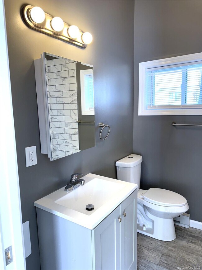 Building Photo - 21 Collegeview Ave