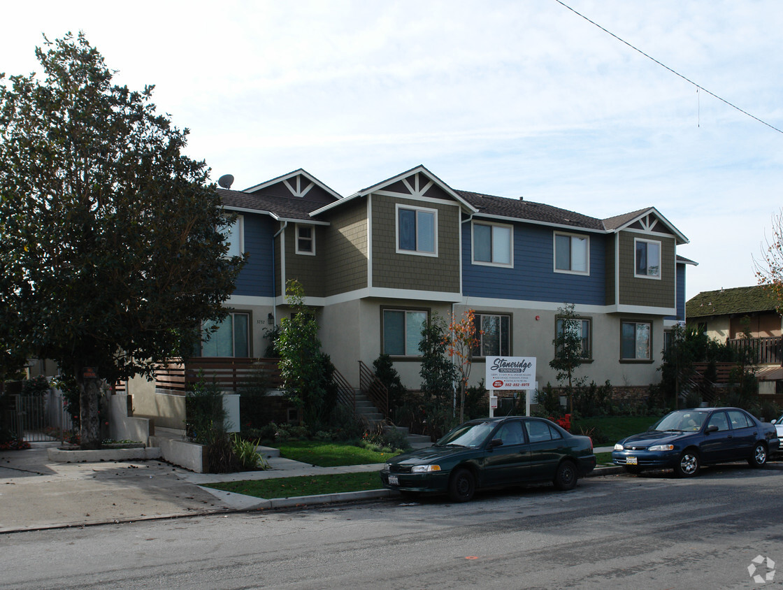 Primary Photo - Stoneridge Townhomes