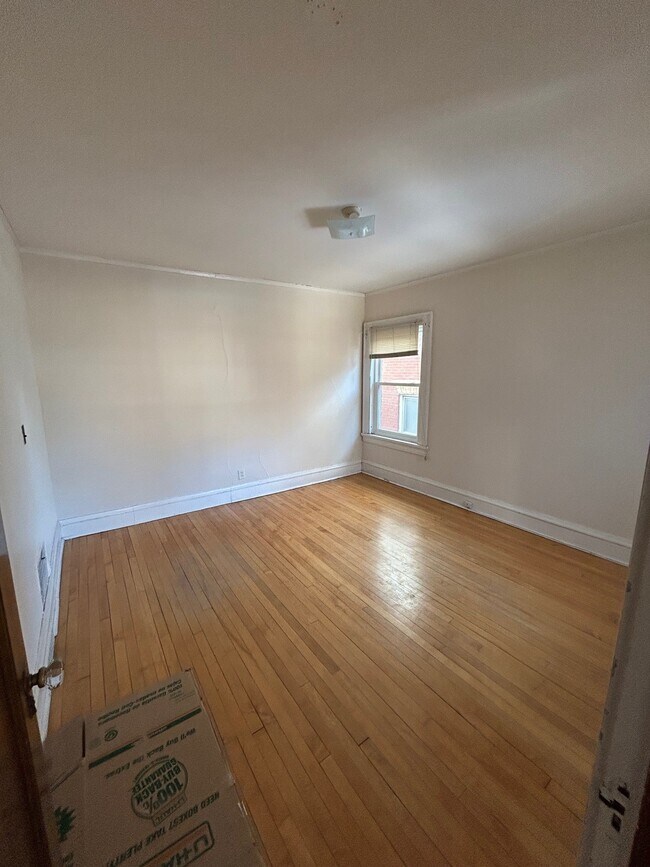 Foto del edificio - 450 W Washington Ave