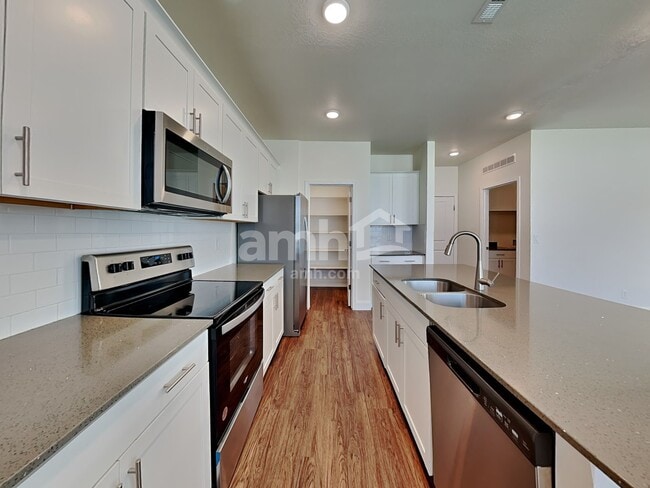 Building Photo - 2704 W 3340 S